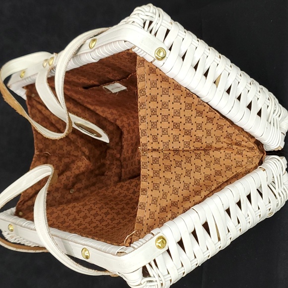 Vintage White Wicker Purse Leather Handles & Accents Made in Hong Kong - Picture 16 of 16
